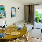 Les Restanques Vue Bastide Rez Jardin 3021 Apartment *