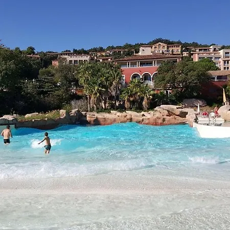 Les Restanques Vue Bastide Rez Jardin 3021 Апартаменты *