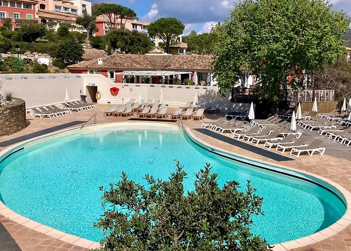 Les Restanques Vue Bastide Rez Jardin 3021 شقة