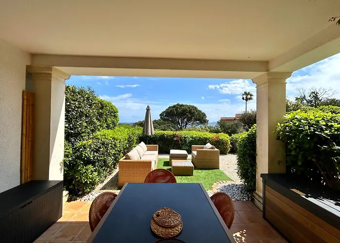 Les Restanques Vue Bastide Rez Jardin 3021 شقة